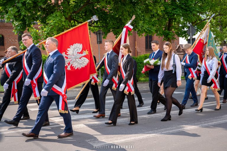 Lokalne i szkolne obchody 234 rocznicy uchwalenia Konstytucji 3 Maja
